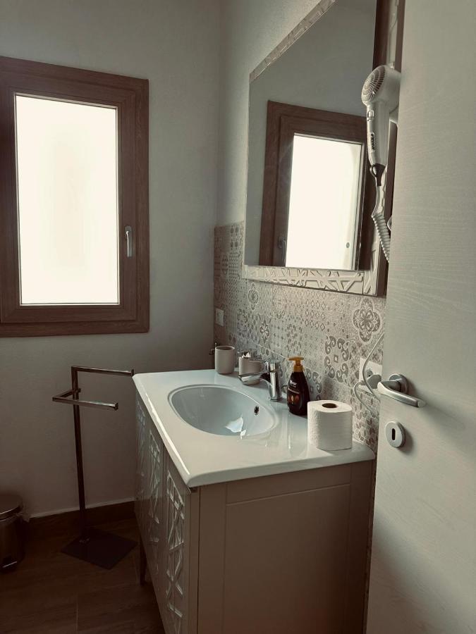 B&B Luchia Орозей Екстер'єр фото