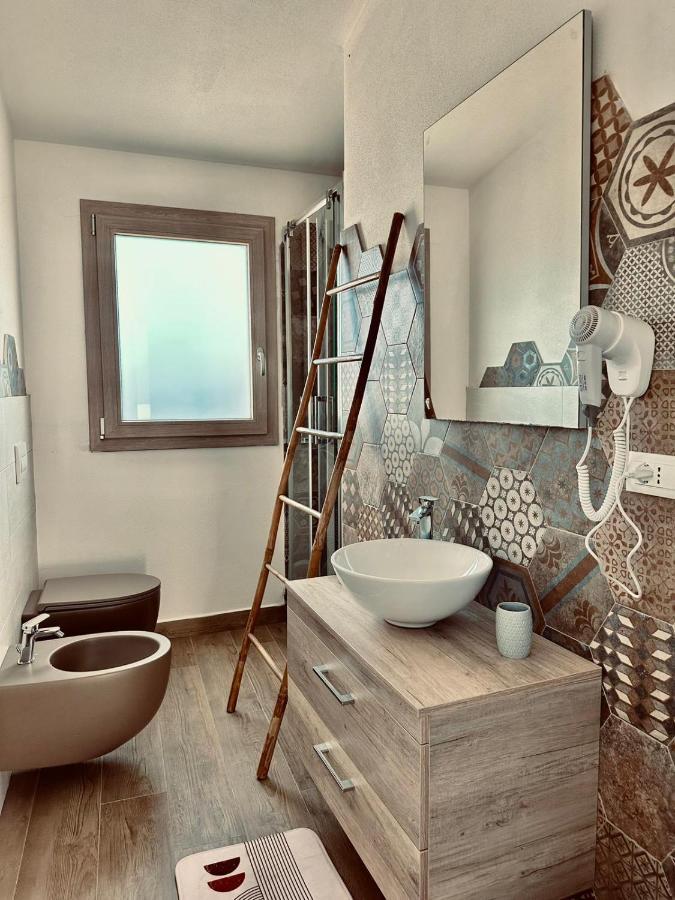 B&B Luchia Орозей Екстер'єр фото