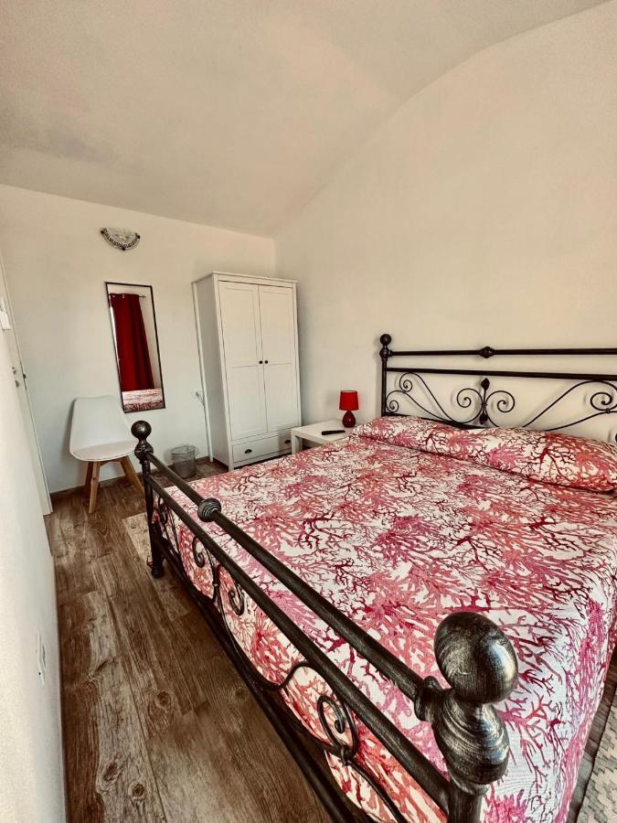 B&B Luchia Орозей Екстер'єр фото